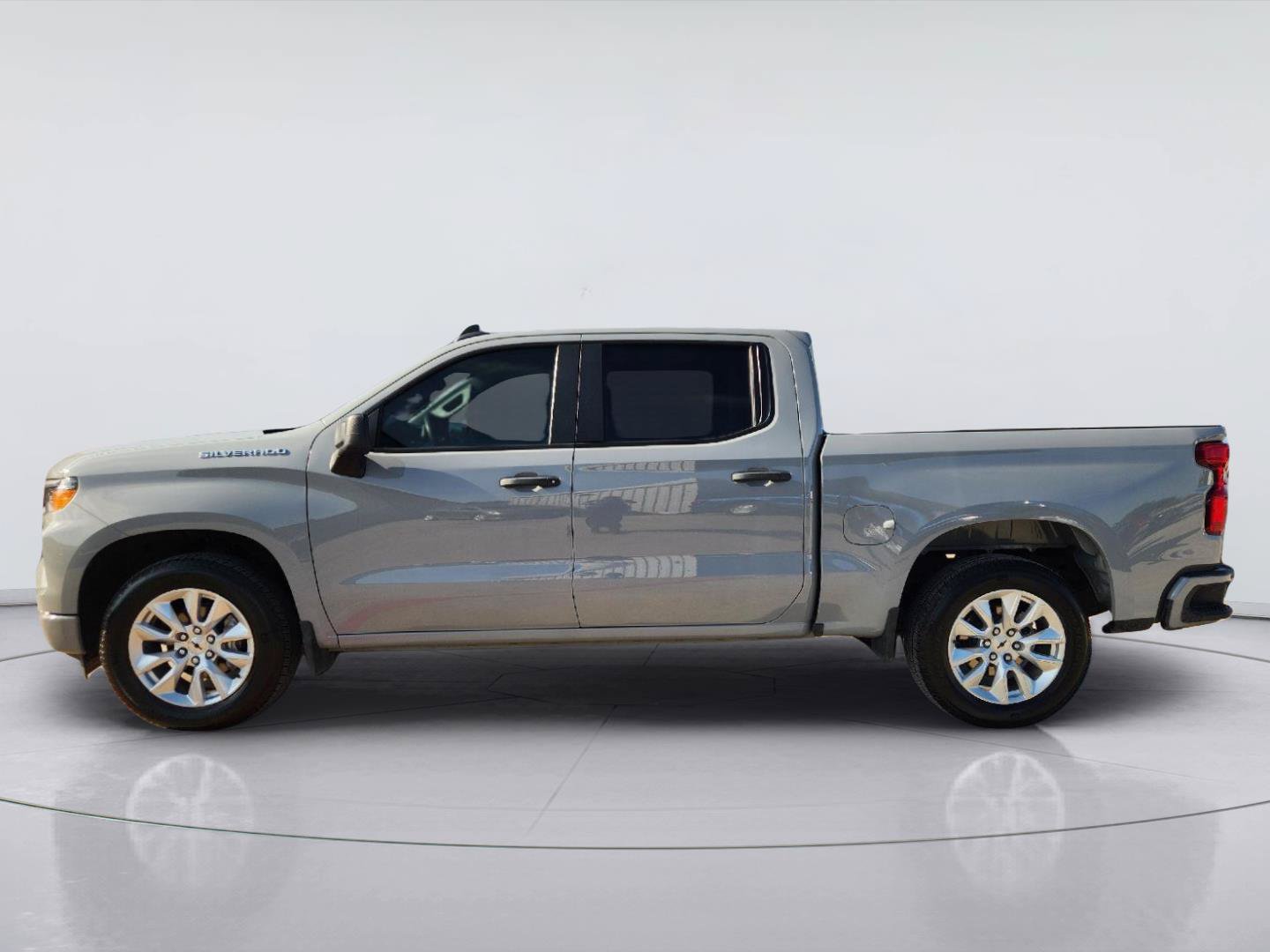 Used 2024 Chevrolet Silverado 1500 Custom RWD image 4