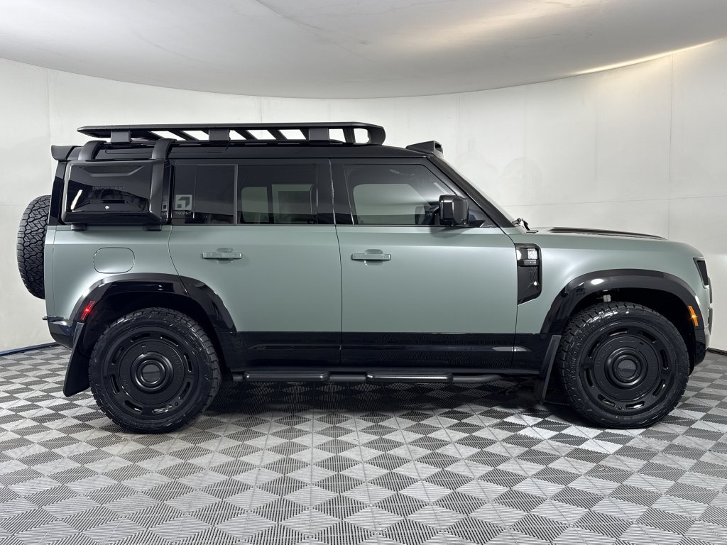 New 2026 Land Rover Defender 110 AWD/4WD image 8