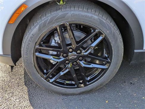 New 2026 Chevrolet Equinox EV LT image 29