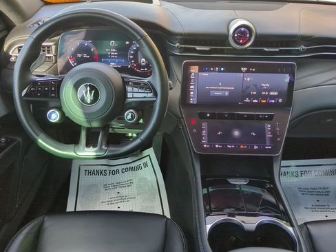 Used 2025 Maserati Grecale Modena image 44