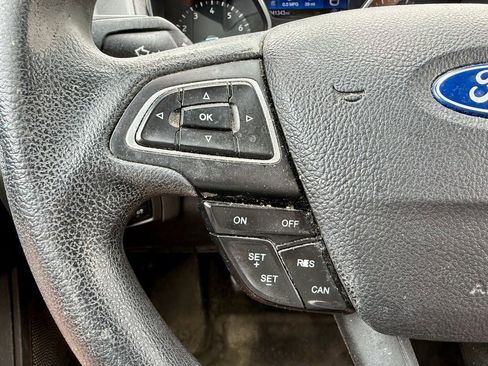 Used 2016 Ford Focus SE FWD image 20
