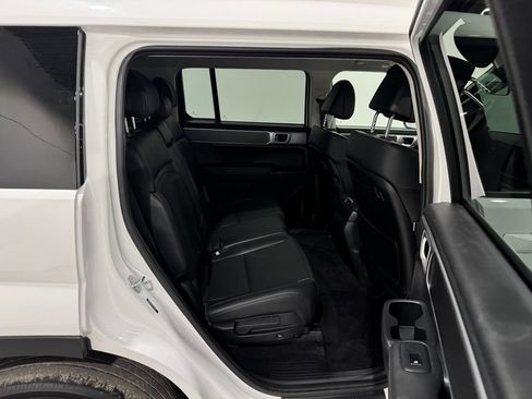 Used 2025 Hyundai Santa Fe SEL FWD image 24