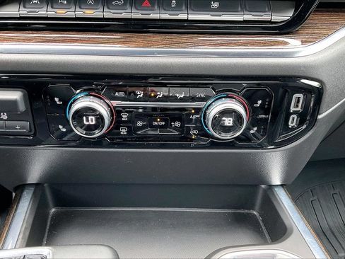 Used 2024 GMC Sierra 1500 Elevation w/ Elevation Premium Package AWD/4WD image 19
