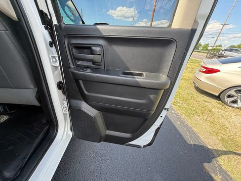 Used 2017 RAM 1500 Express RWD image 20