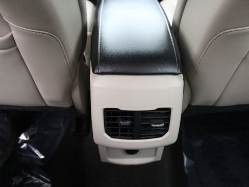 Used 2019 Ford Fusion SEL image 26