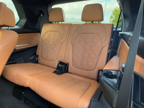 Certified 2023 BMW X7 xDrive40i w/ Executive Package image 36