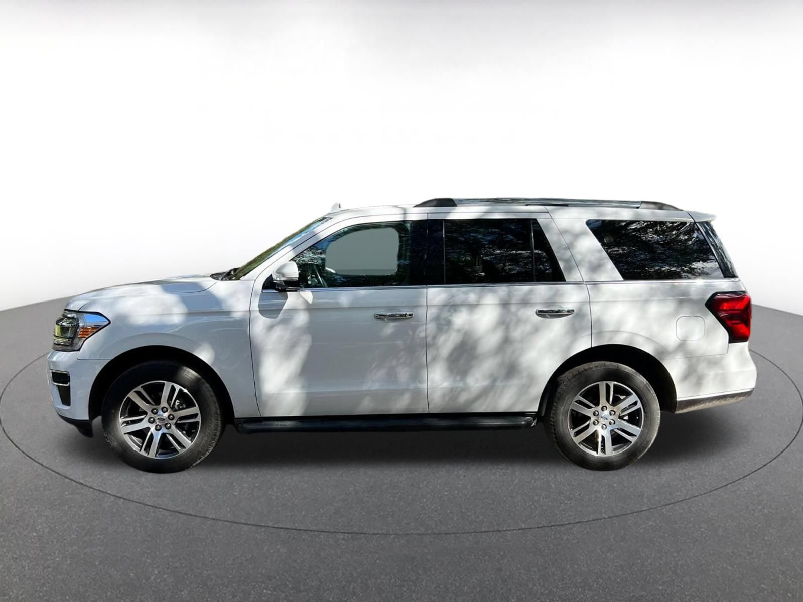 Used 2024 Ford Expedition Limited RWD image 7