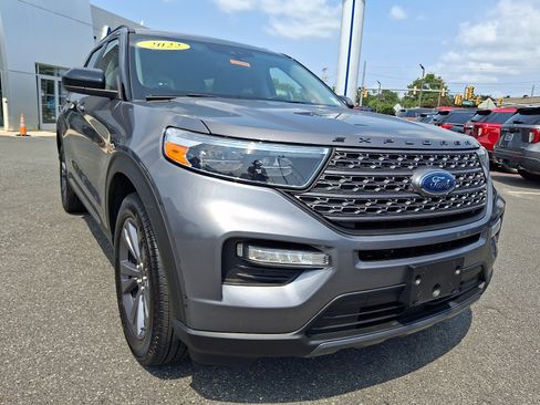 Certified 2022 Ford Explorer XLT w/ Equipment Group 202A AWD/4WD image 2