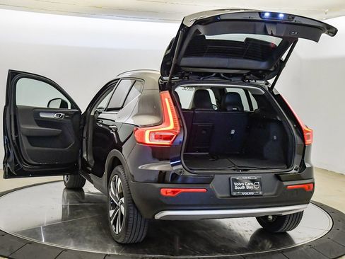 Certified 2025 Volvo XC40 B5 Ultra w/ Climate Package image 29