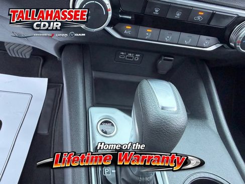 Used 2025 Nissan Altima 2.5 SV FWD image 19