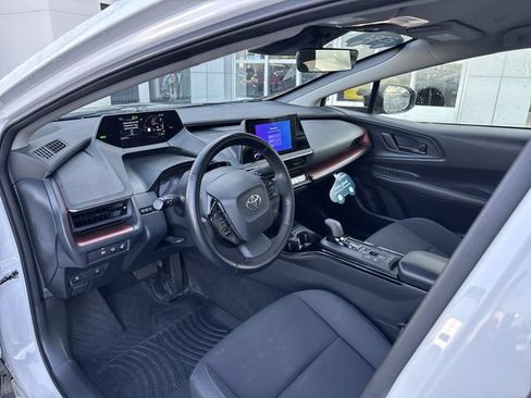Used 2024 Toyota Prius Prime FWD image 9