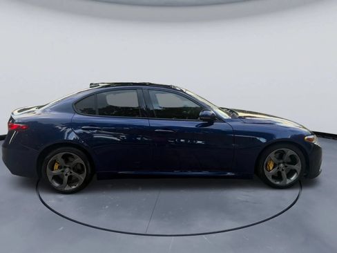 Used 2019 Alfa Romeo Giulia RWD image 6