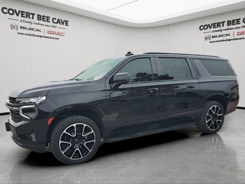 Used 2022 Chevrolet Suburban RST w/ Sport Performance Package image 4