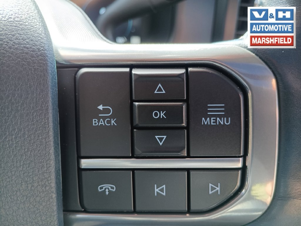 Used 2023 Ford F250 Limited AWD/4WD image 11