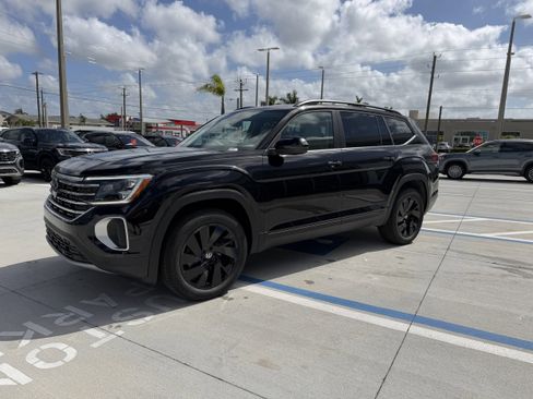 New 2026 Volkswagen Atlas SE FWD image 7