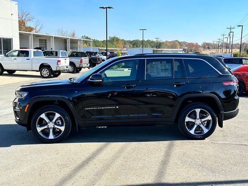 Used 2024 Jeep Grand Cherokee Limited 4xe w/ MOPAR Finishing Package AWD/4WD image 9