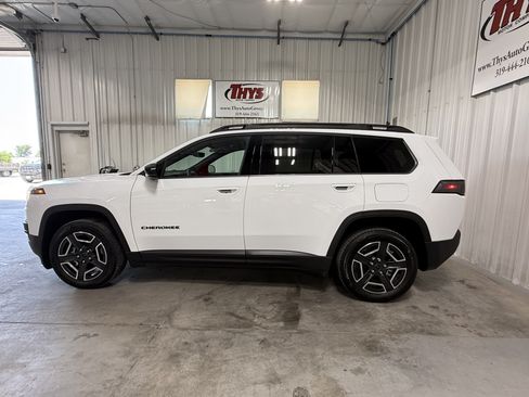 Used 2026 Jeep Cherokee Limited AWD/4WD image 15