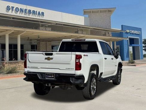 Used 2022 Chevrolet Silverado 2500 Custom w/ Custom Convenience Package image 5