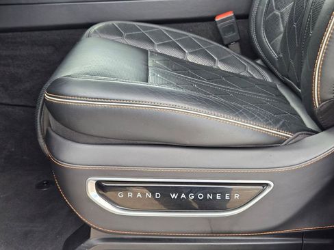 Used 2024 Jeep Grand Wagoneer L Series III AWD/4WD image 15