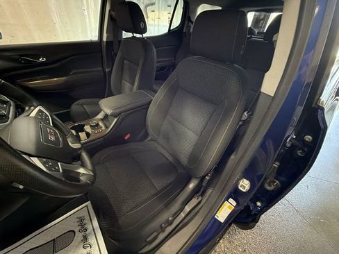 Certified 2023 GMC Acadia SLE w/ Driver Convenience Package image 11