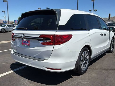 Used 2024 Honda Odyssey EX-L image 3