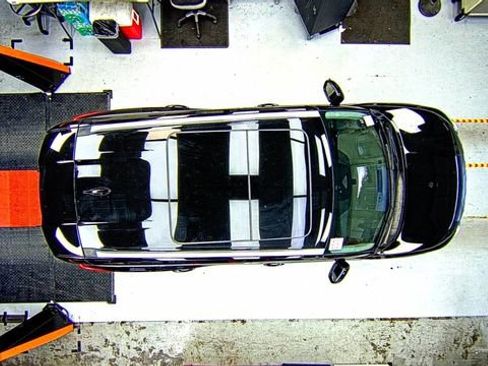 Used 2023 Nissan Rogue SL w/ SL Premium Package image 9