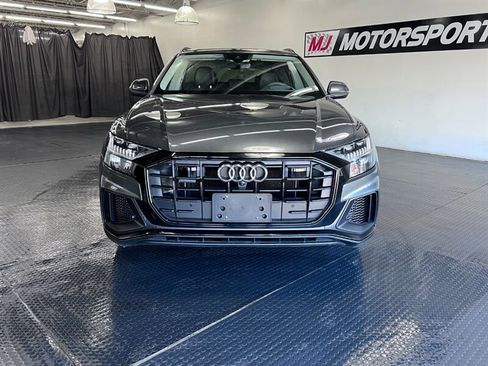 Used 2019 Audi Q8 Prestige image 3