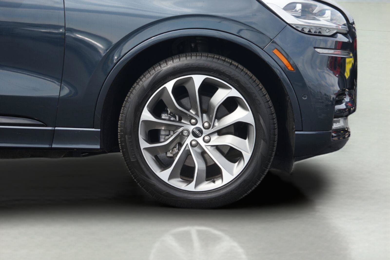 Used 2022 Lincoln Aviator Grand Touring w/ Equipment Group 301A AWD/4WD image 4