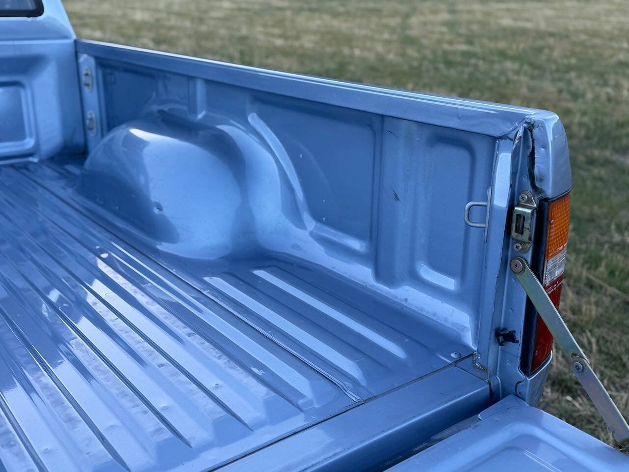 Used 1990 Toyota Pickup Deluxe AWD/4WD image 77