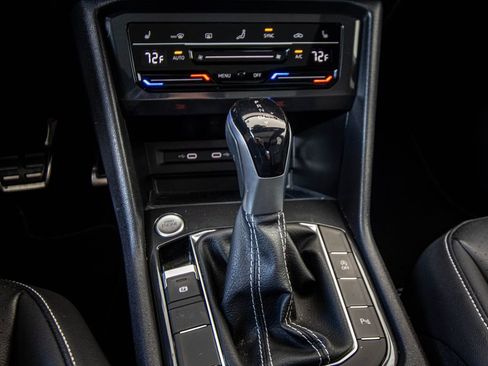 Certified 2023 Volkswagen Tiguan SE R-Line FWD image 31