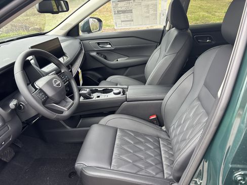 New 2026 Nissan Rogue Platinum AWD/4WD image 4