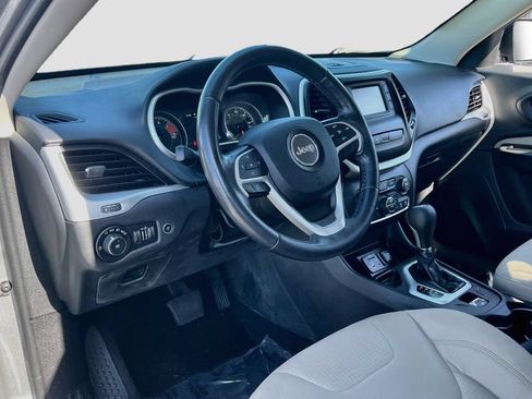Used 2016 Jeep Cherokee Latitude w/ Comfort/Convenience Group FWD image 9
