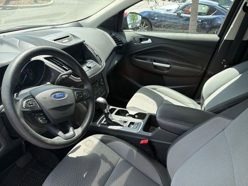Used 2017 Ford Escape SE w/ Equipment Group 201A image 8