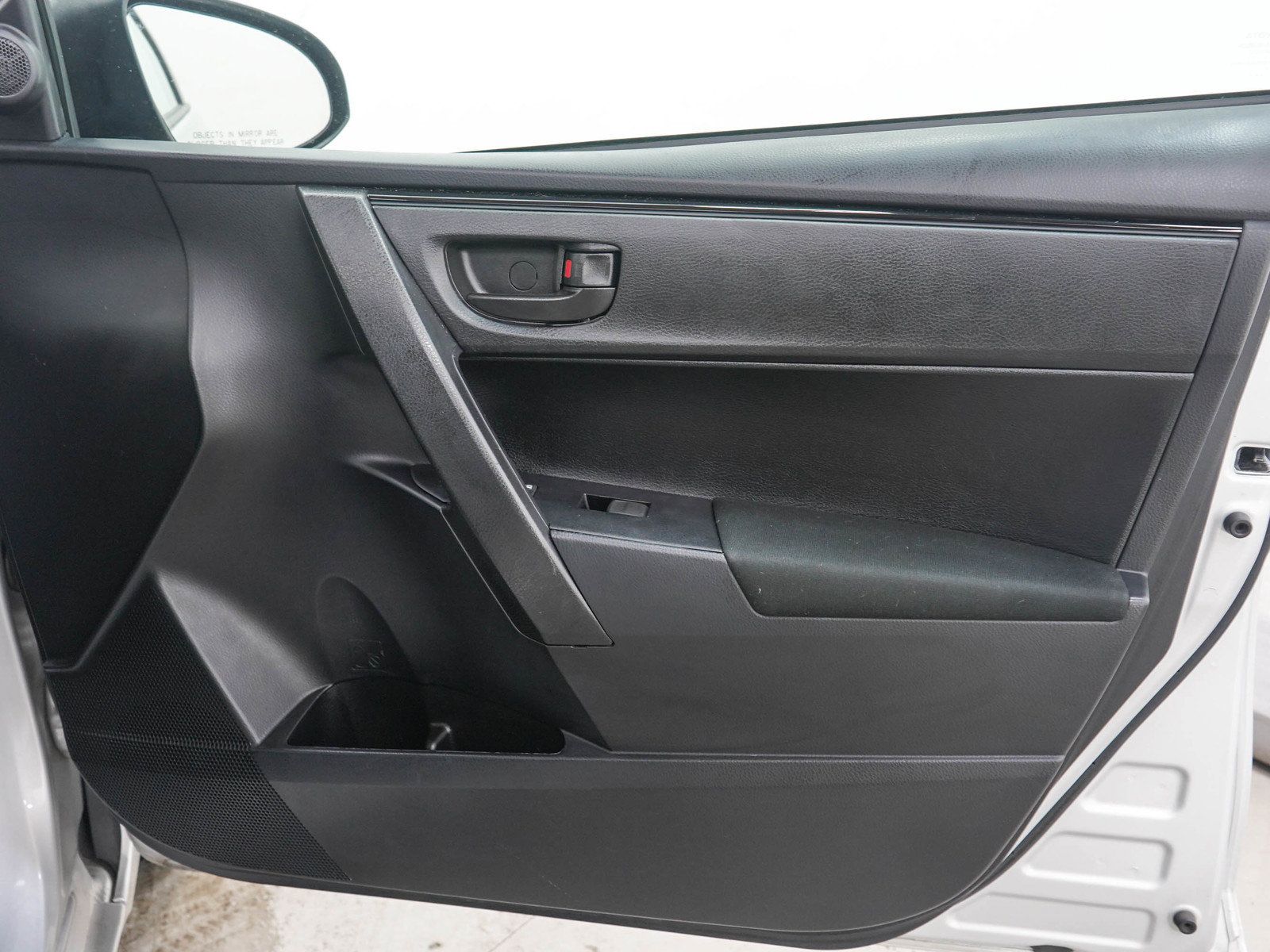 Used 2017 Toyota Corolla L FWD image 9