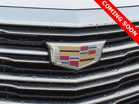 Used 2018 Cadillac XT5 Luxury w/ Driver Awareness Package image 11