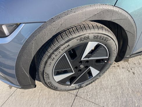 New 2026 Hyundai Ioniq 5 SE image 9