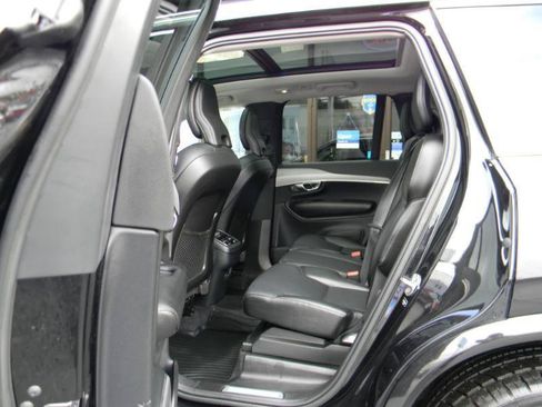 Used 2023 Volvo XC90 B5 Core w/ Protection Package Premier AWD/4WD image 12