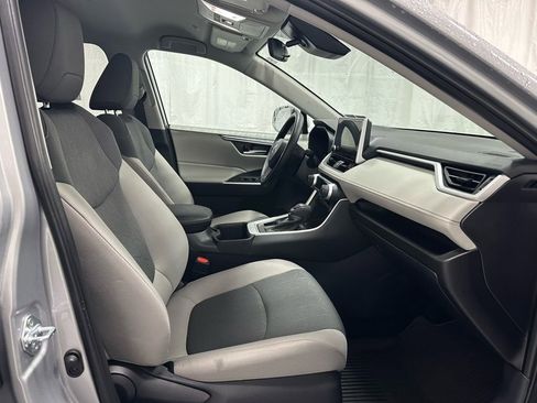 Used 2025 Toyota RAV4 XLE image 58