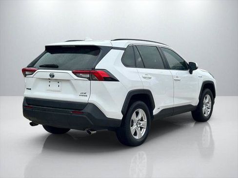 Certified 2021 Toyota RAV4 XLE w/ Convenience Package AWD/4WD image 5
