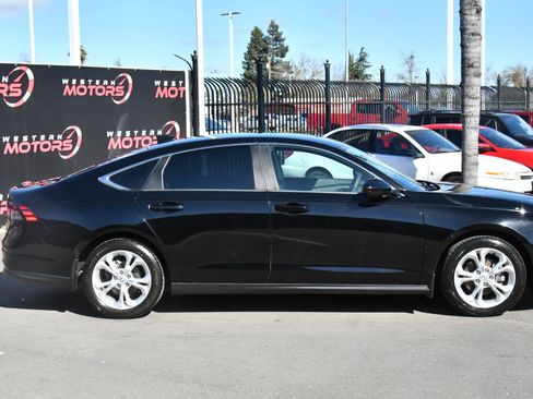 Used 2023 Honda Accord LX image 9
