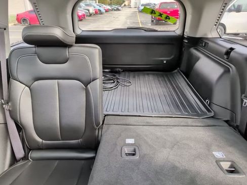 Used 2023 Jeep Grand Cherokee 4WD 4xe w/ Luxury Tech Group II image 38