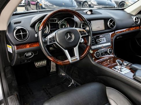 Used 2014 Mercedes-Benz SL 550 image 10