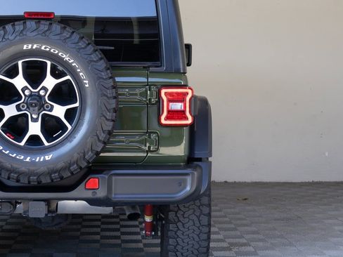 Used 2022 Jeep Wrangler Unlimited Rubicon w/ LED Lighting Group image 12