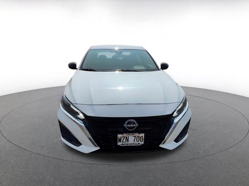 Used 2024 Nissan Altima 2.5 SV image 4