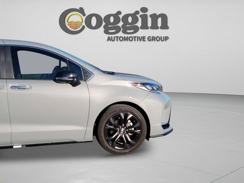 Certified 2024 Toyota Sienna XSE w/ XSE Premium Package image 25