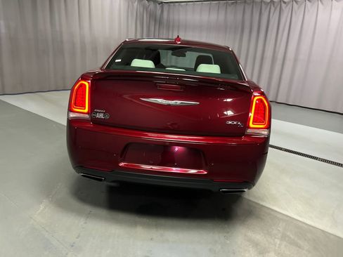 Used 2018 Chrysler 300 S w/ 300S Premium Group image 6