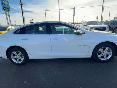 Used 2023 Chevrolet Malibu LS w/ Driver Confidence Package image 9