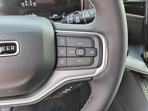 New 2026 Jeep Grand Wagoneer L Limited image 36