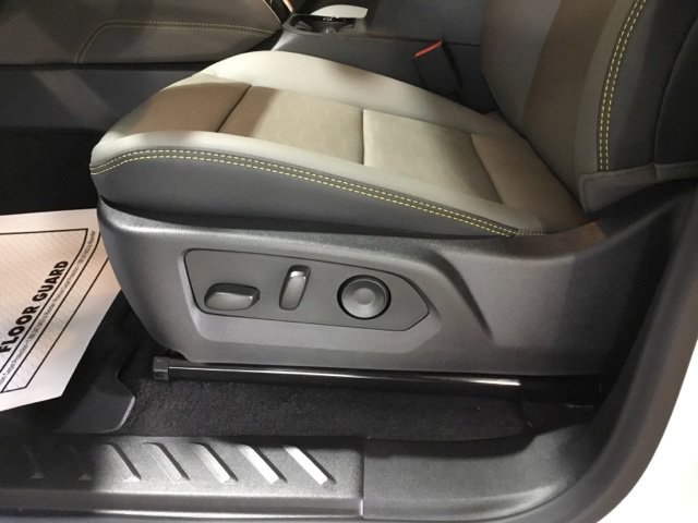 New 2026 Chevrolet Colorado ZR2 w/ Technology Package AWD/4WD image 24