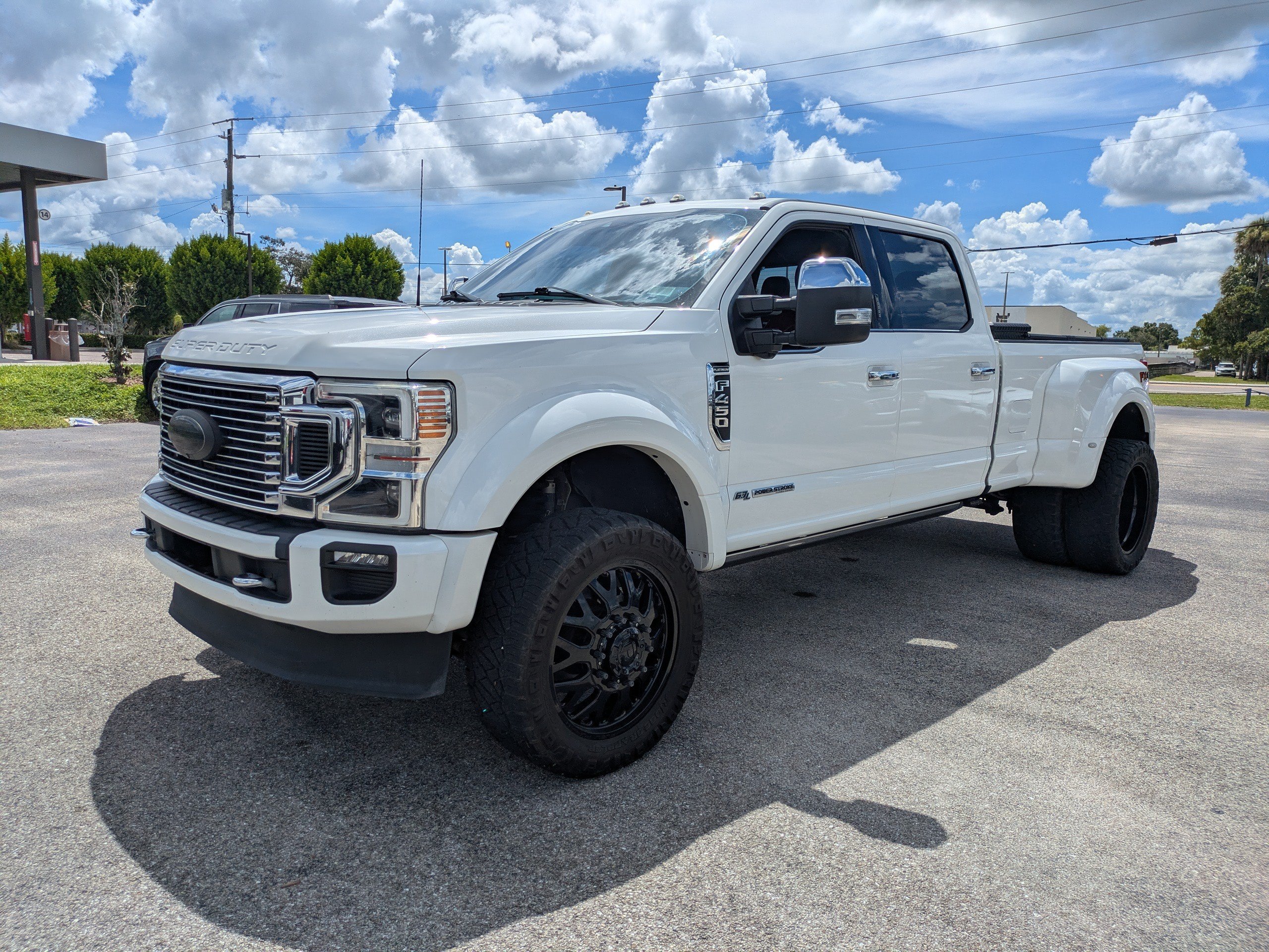 Used 2022 Ford F450 Platinum w/ FX4 Off-Road Package AWD/4WD image 8